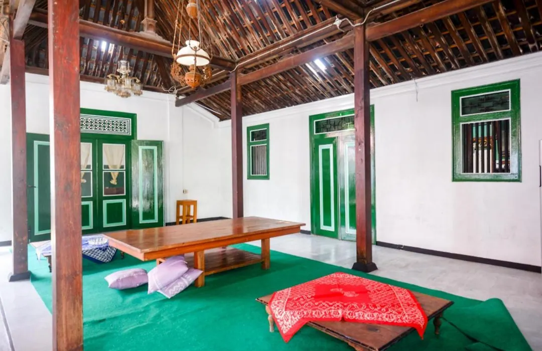 RedDoorz Syariah @ Ndalem Kembang Sore Yogyakarta-1