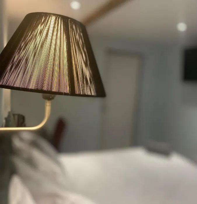 Comus Inn-1