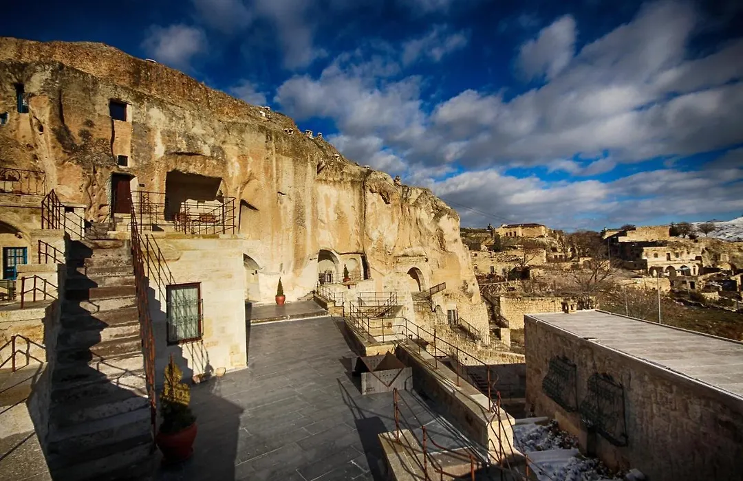 1811 Cave Hotel-1