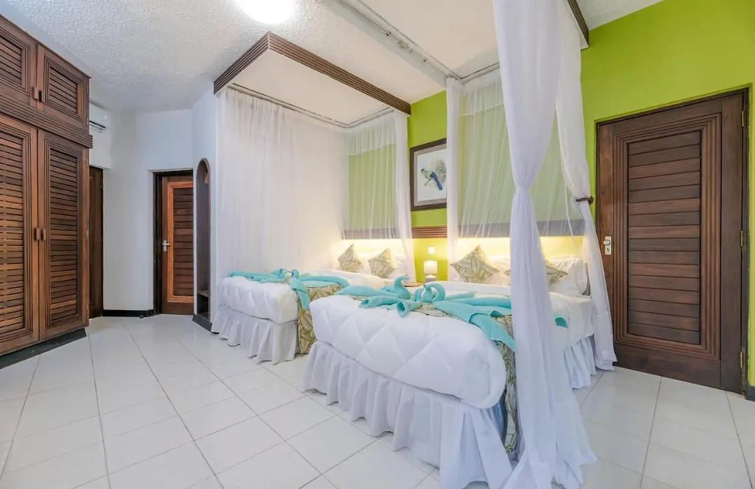 Safari Beach Hotel-1