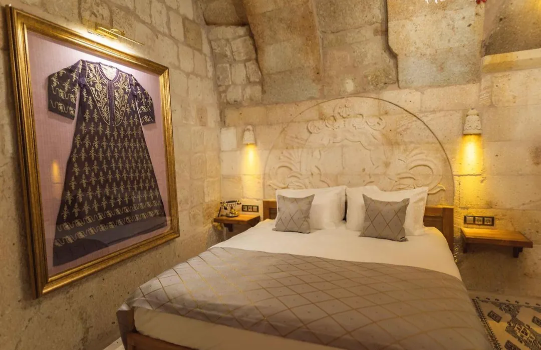 Solo Cave Suites-1