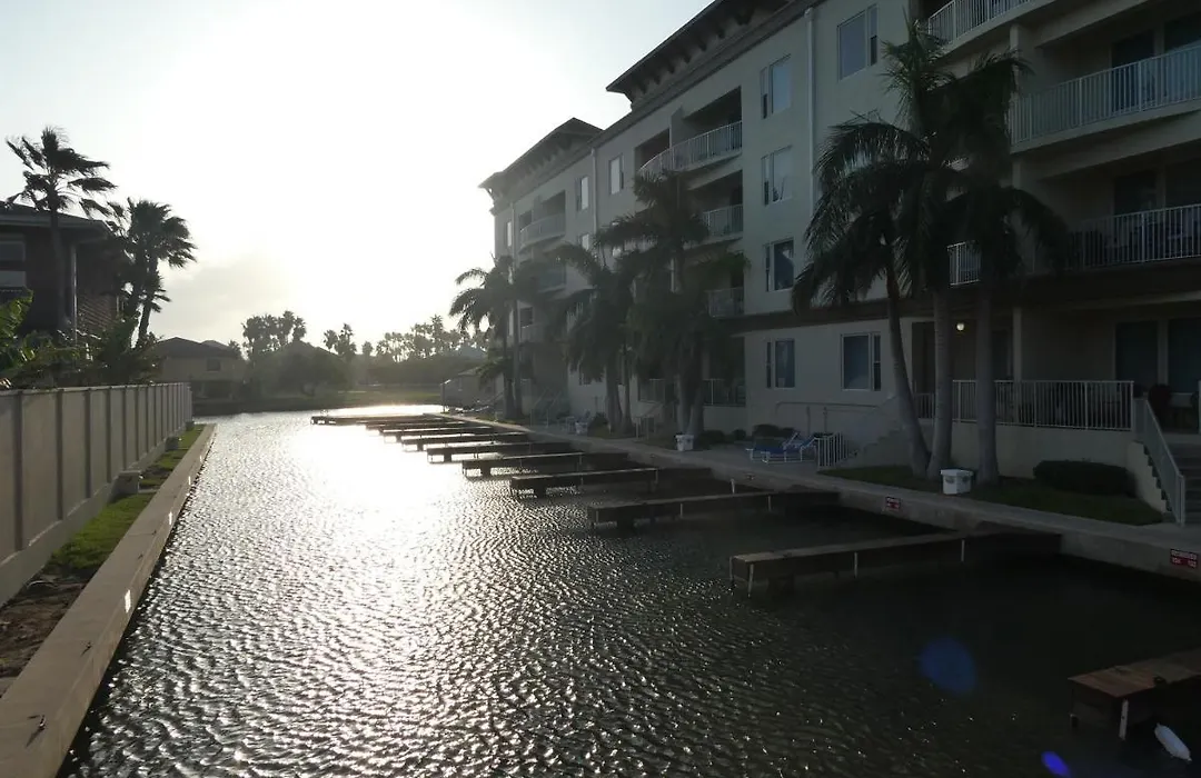 Fishermans Landing On The Bay- Las Marinas-1