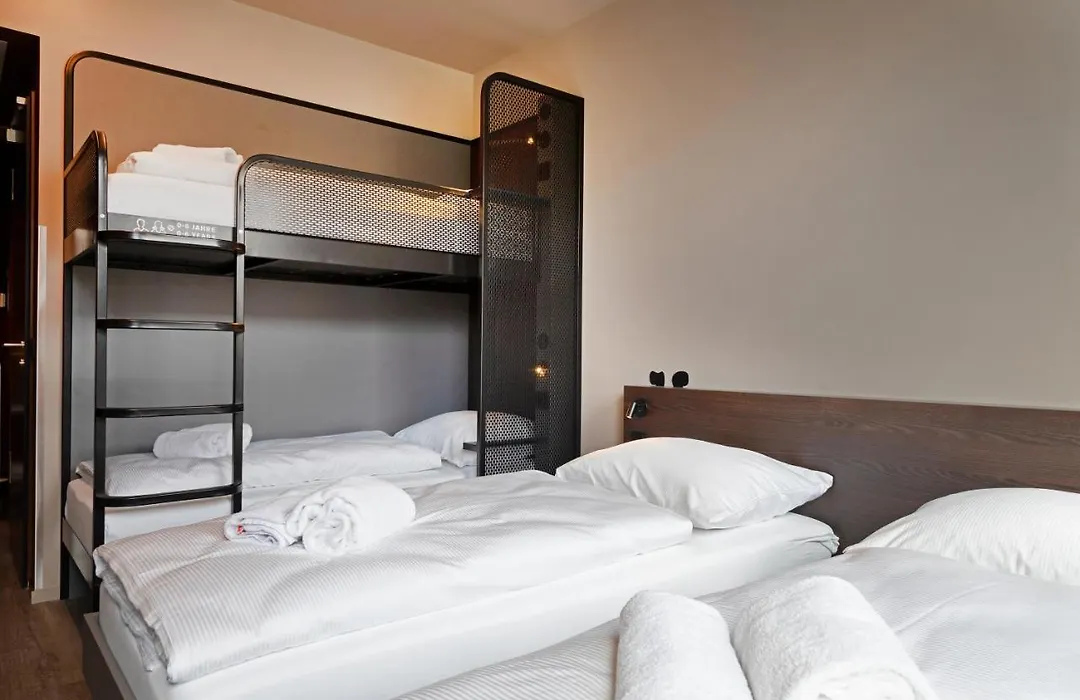 Meininger Hotel Bremen Hauptbahnhof-1