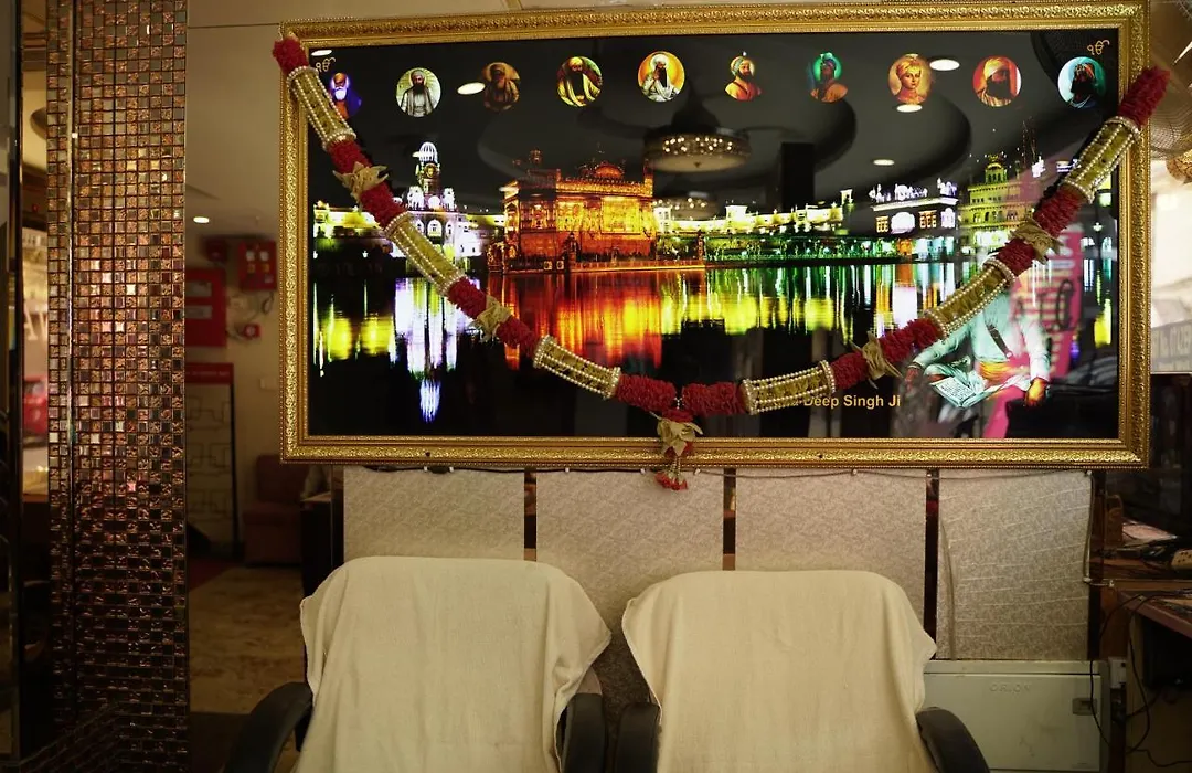 Hotel Wall City 55 - Near Ndls Station & Connaught Place-1