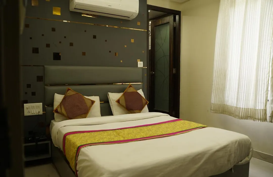 Hotel Wall City 55 - Near Ndls Station & Connaught Place-1