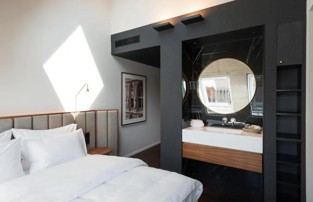 Legend Hotel-1