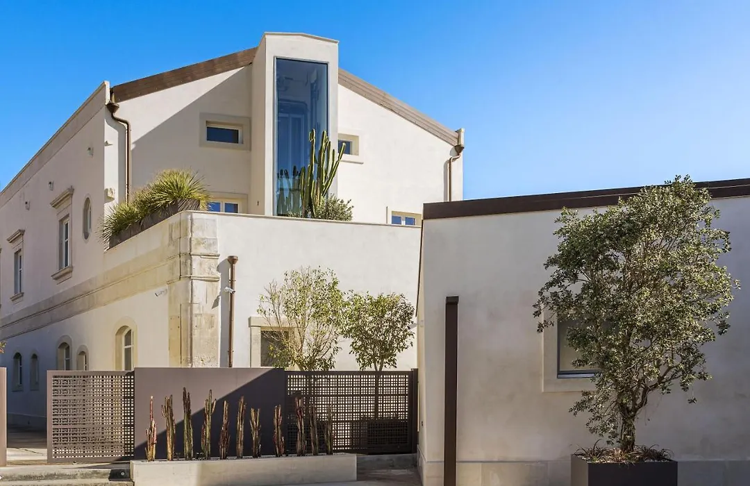 Byssus Suites-1