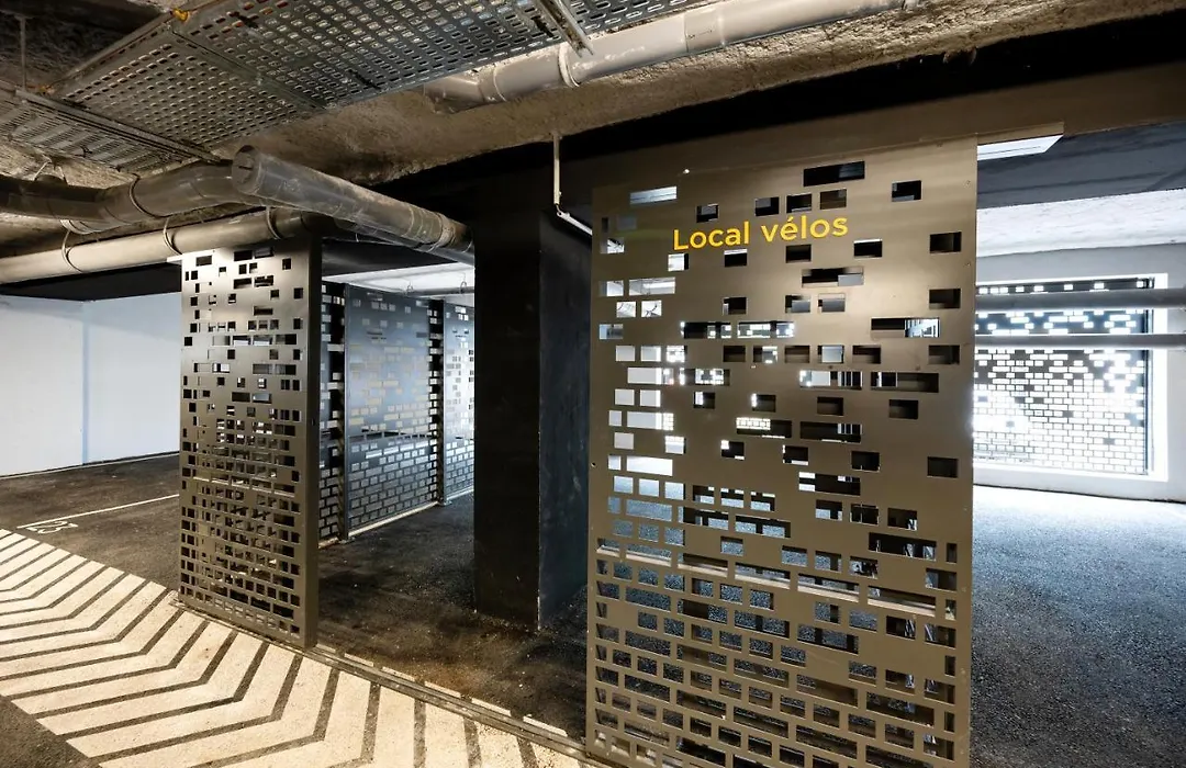 Staycity Aparthotels Paris La Defense-1