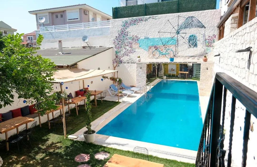 Tek Han Alacati-1