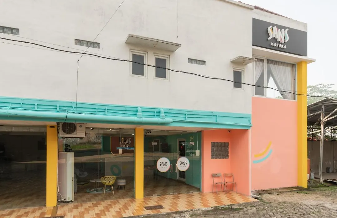 Sans Hotel Beauty Palembang-1