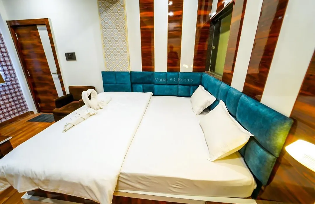 Hotel Manas Ac Rooms-1