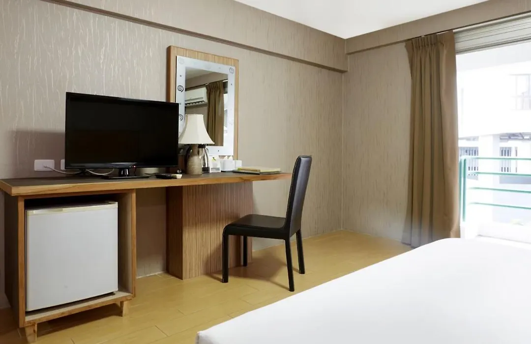 Watana Hotel-1
