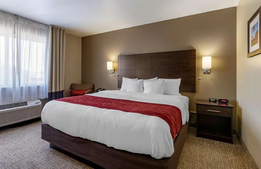Comfort Inn & Suites Waterloo - Cedar Falls-1