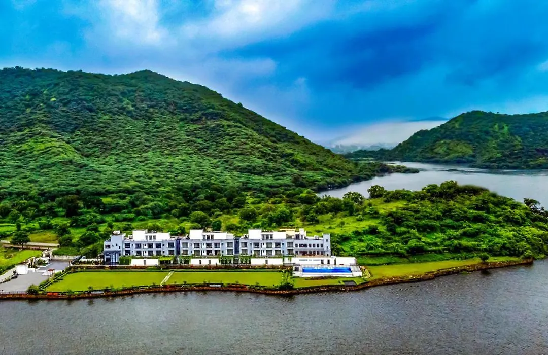Zana Lakeview Resort - Most Scenic Lakeside Resort-1