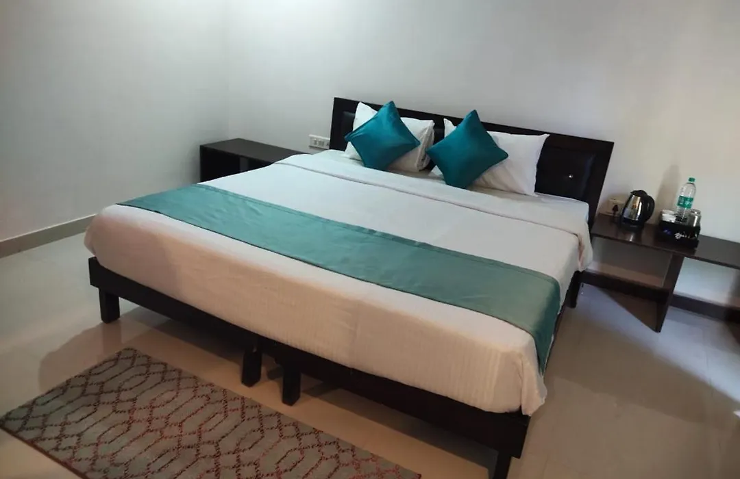 Square Inn-1