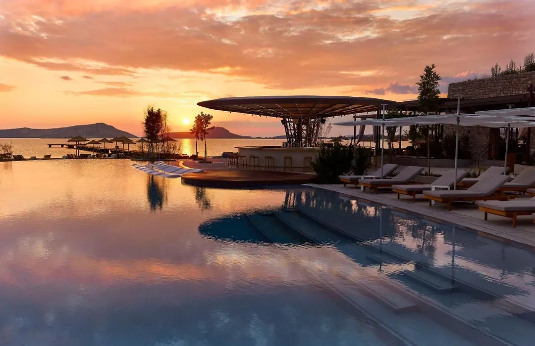 W Costa Navarino (Adults Only)-1