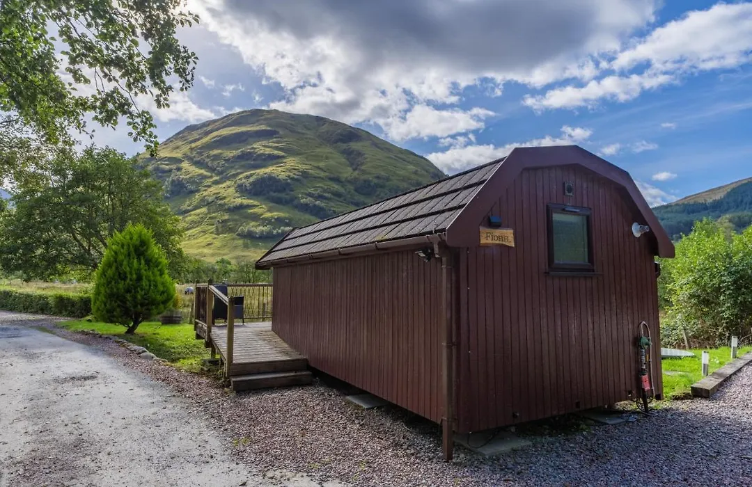 Heart Of Glencoe Holidays-1
