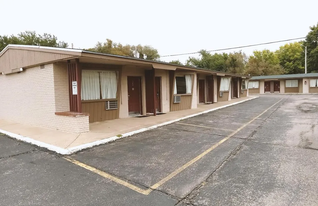 Blue Way Inn & Suites Winfield-1