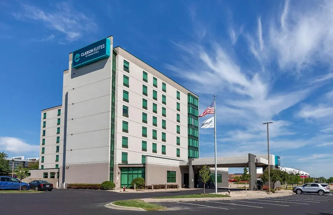 Clarion Suites At The Alliant Energy Center-1