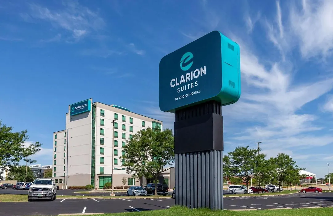Clarion Suites At The Alliant Energy Center-1