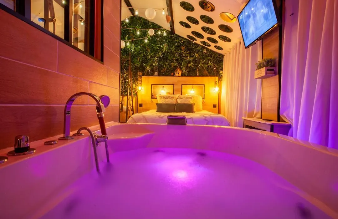 Love Room Romantique Les Petits Plaisirs-1