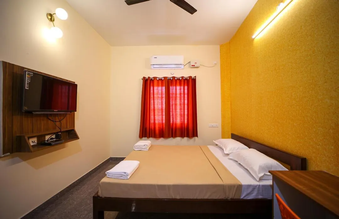 Vr Inn , 900 Meters From Rock Beach-1