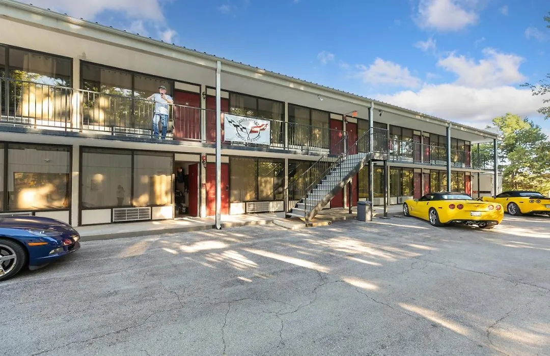 Candlewick Inn And Suites-1