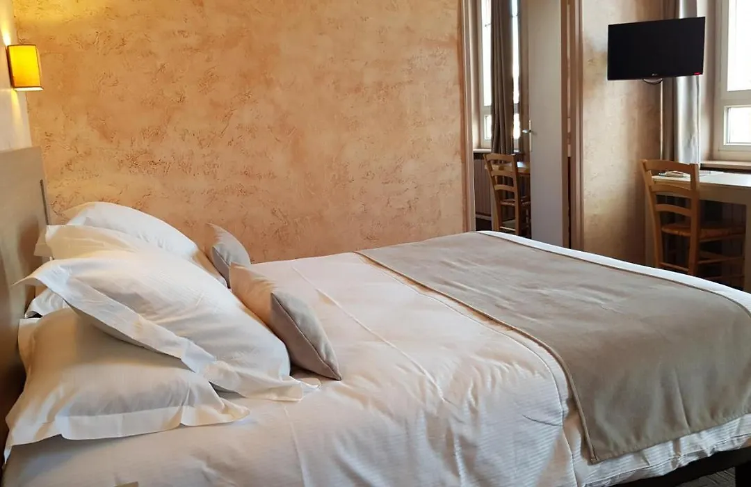 Hostellerie d'Héloïse Logis-1
