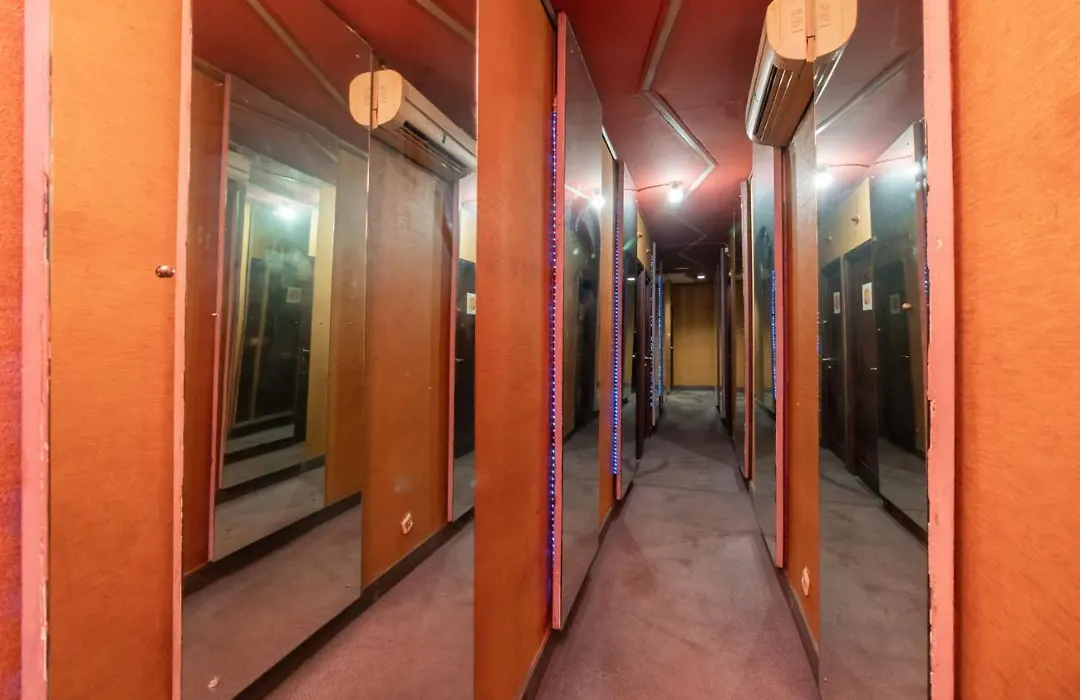 RedDoorz at Jalan Gunung Sahari-1
