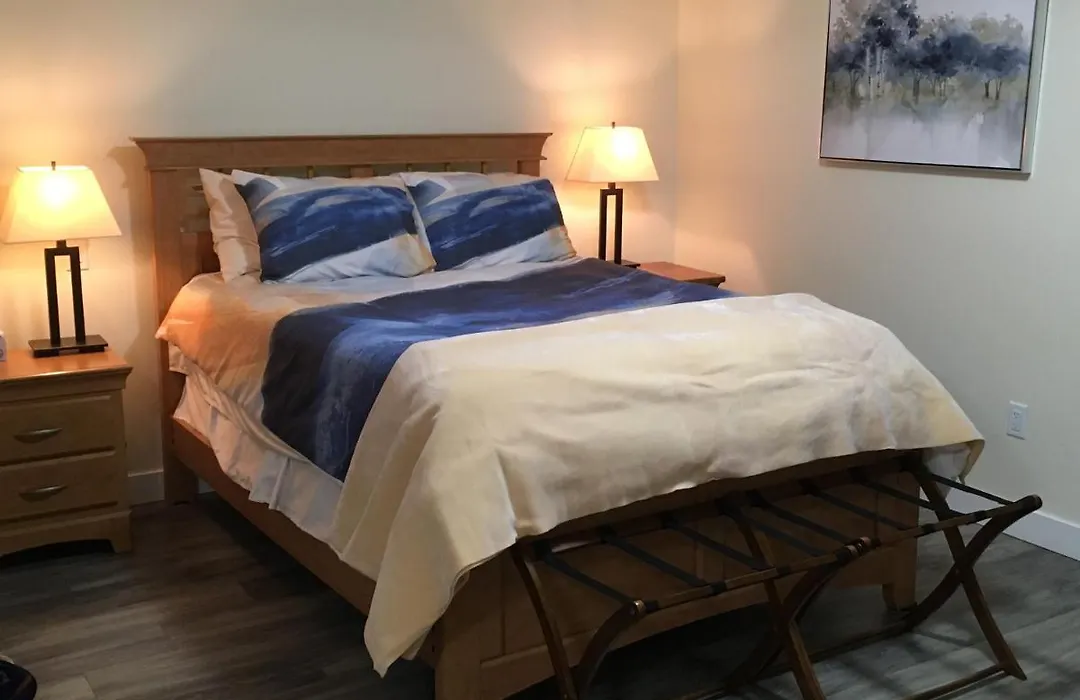 Lakeview Gardens B&B-1