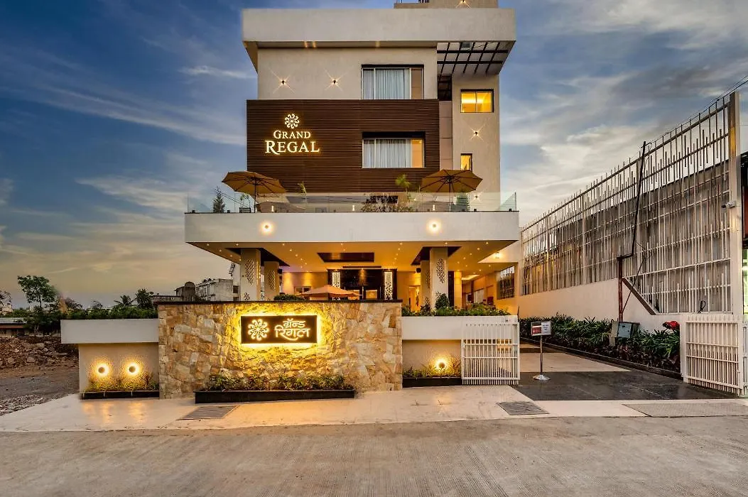 Grand Regal-1