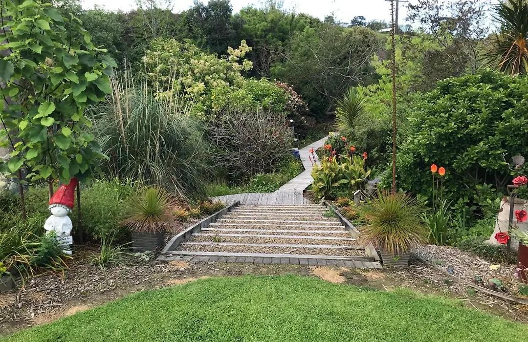 Silverdale Garden Stay-1