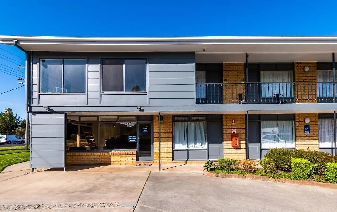 River Motel-1