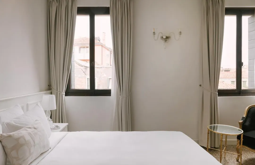 Ih Hotels Venezia Salute Palace (Adults Only)-1