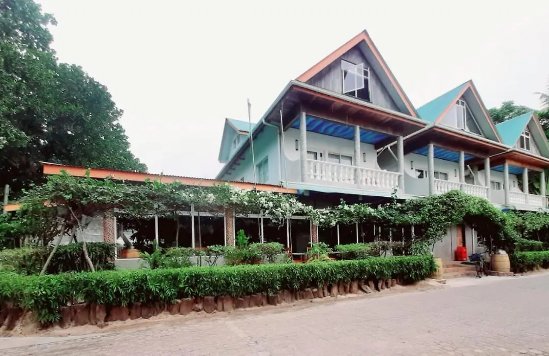 Moonlight Beach Villa-1