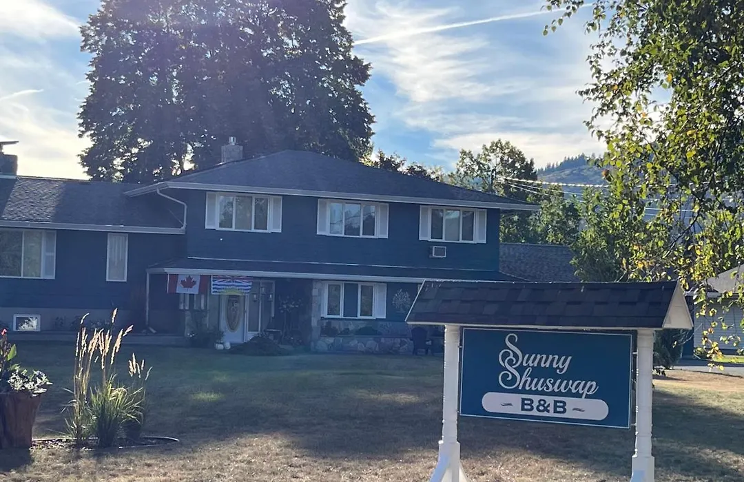 Sunny Shuswap B&B-1