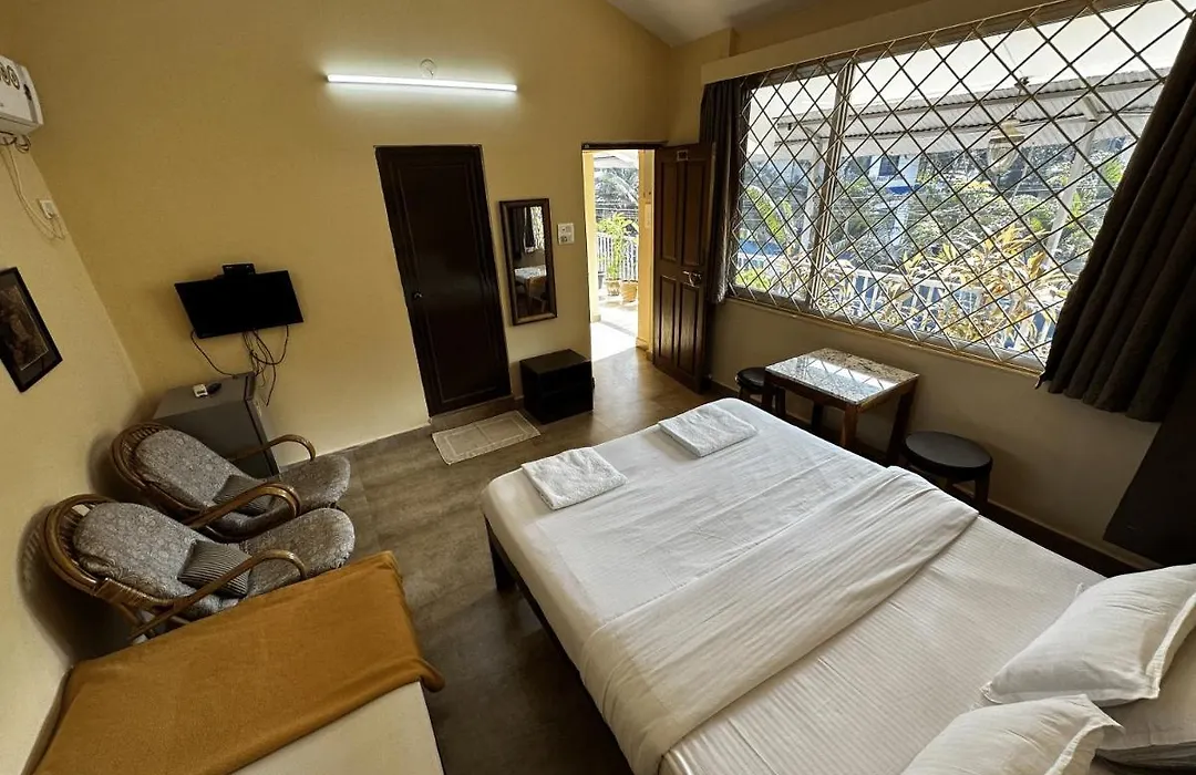 Hotel White Season-1