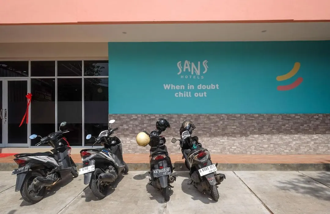 Sans Hotel Tiga Putri Semarang By Reddoorz-1