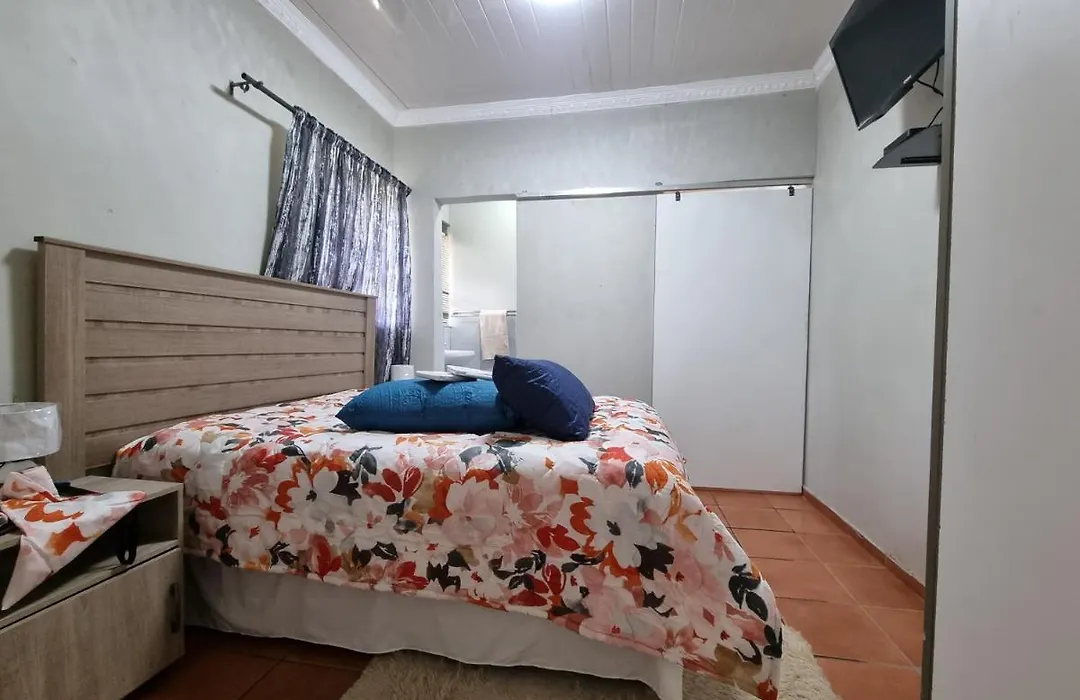 016 Guest House-1