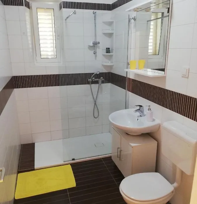 Yellow Room Guesthouse-1