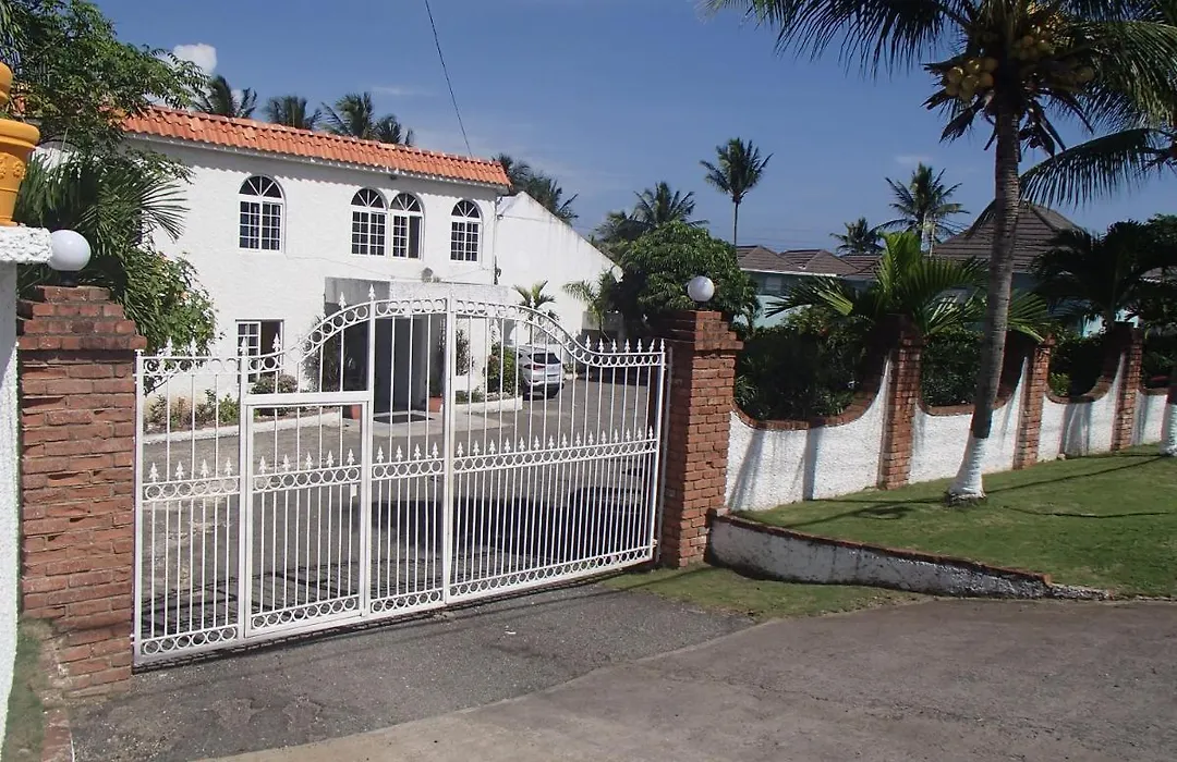 Chrisanns Beach Resort-1