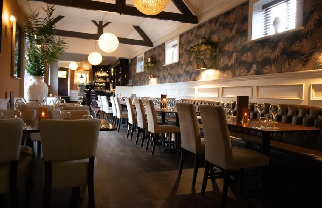 The Wheatsheaf Pub, Kitchen & Rooms-1