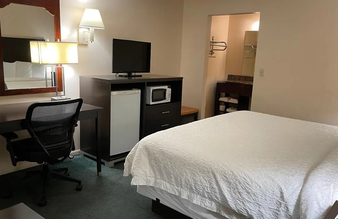 Slumber Inn Harrisonville-1