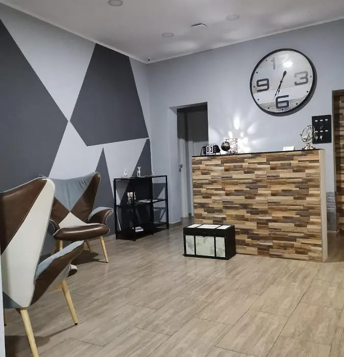 Re Carlo Rooms-1