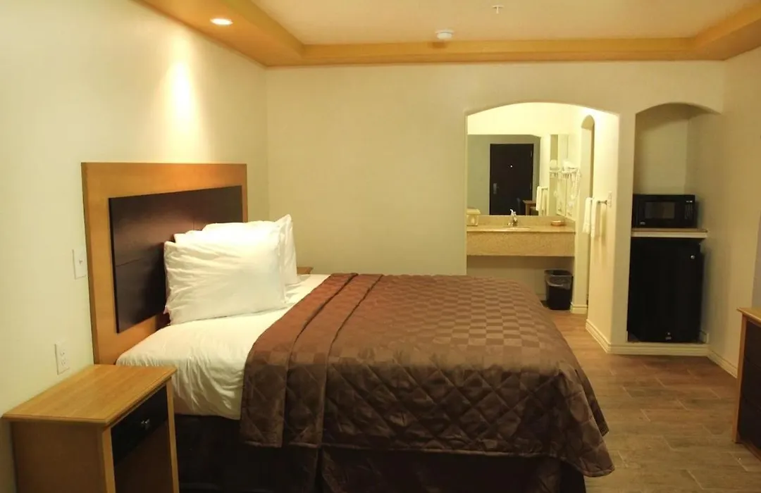 Maverick Inn-1