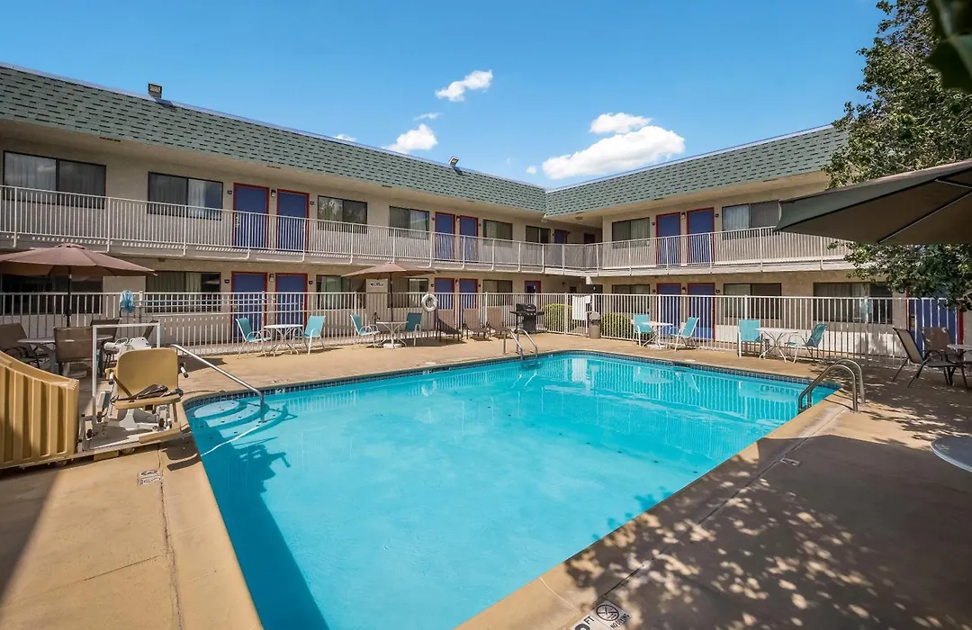 Knights Inn Sierra Vista / East Fry-1