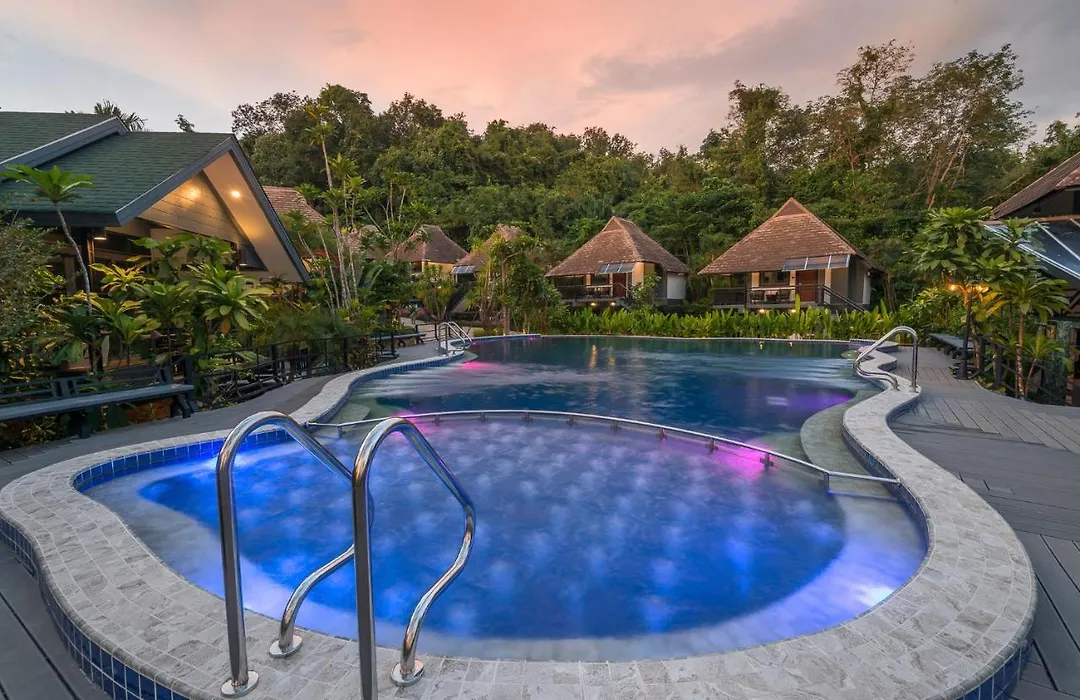 Loy Chalet-1