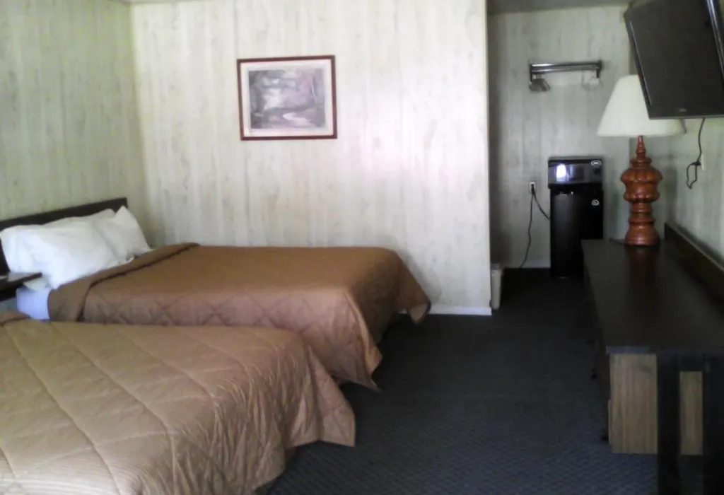 Budget Inn-1