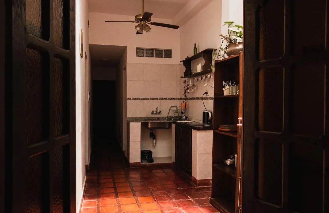 La Casita de Salta - Dpto 2 para 5 personas con patio interno y asador, vista al jardin - Tu descanso en el norte empieza aquí-1