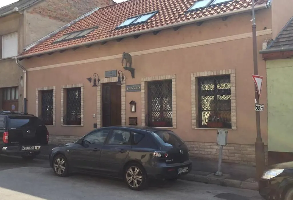 Arany Elefánt Panzió-1